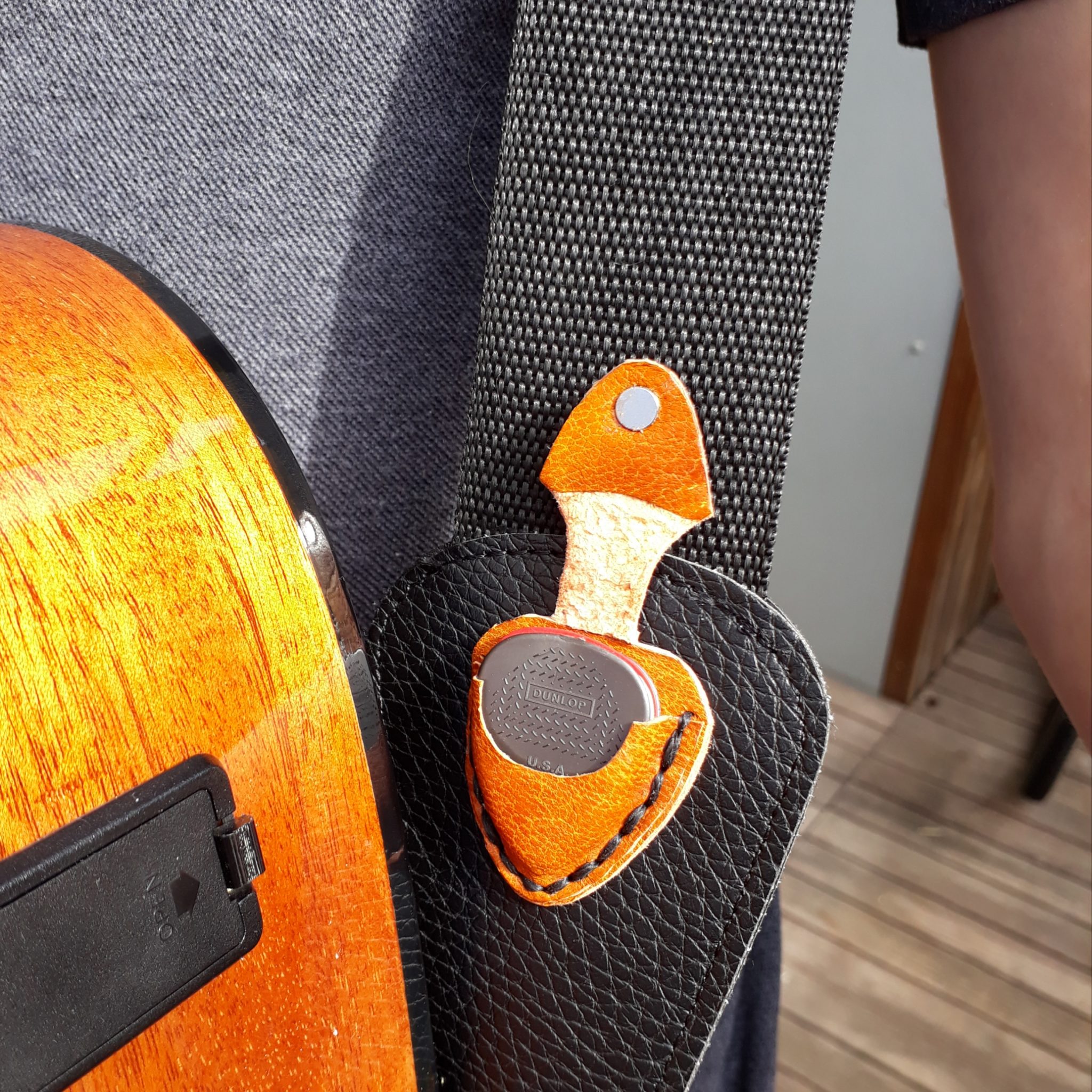 Porte plectre de guitare